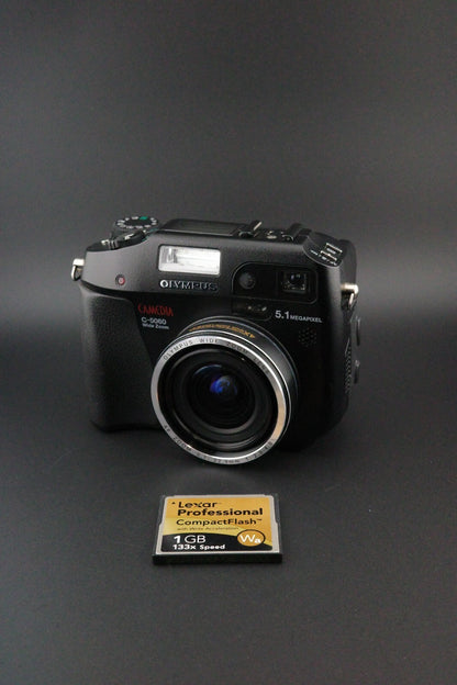Olympus CAMEDIA C-5060 Retro 5.1MP Flip Screen Digital Camera + Card - Working