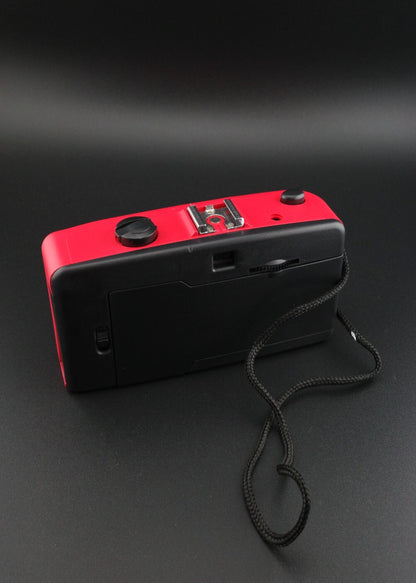 Retro 35mm Compact Red Point & Shoot Film Camera with Chinese Writing - Working