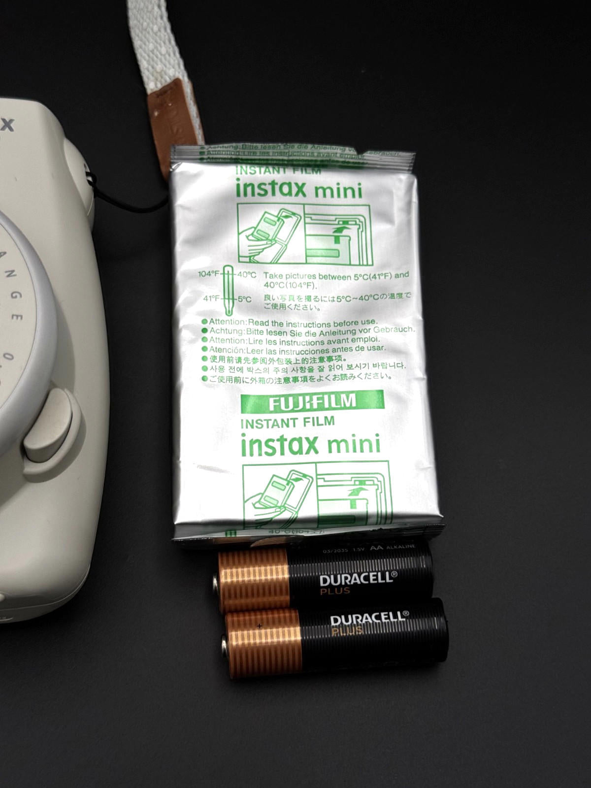 Working Fujifilm Instax Mini 9 Instant Camera - Smoky White + Film & Batteries