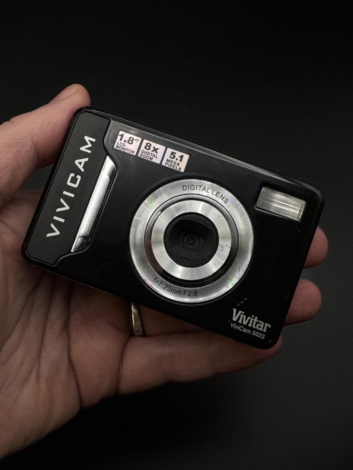 Vivitar Digital Camera Vivicam 5022 5.1MP + Case & Batteries - Fully Working