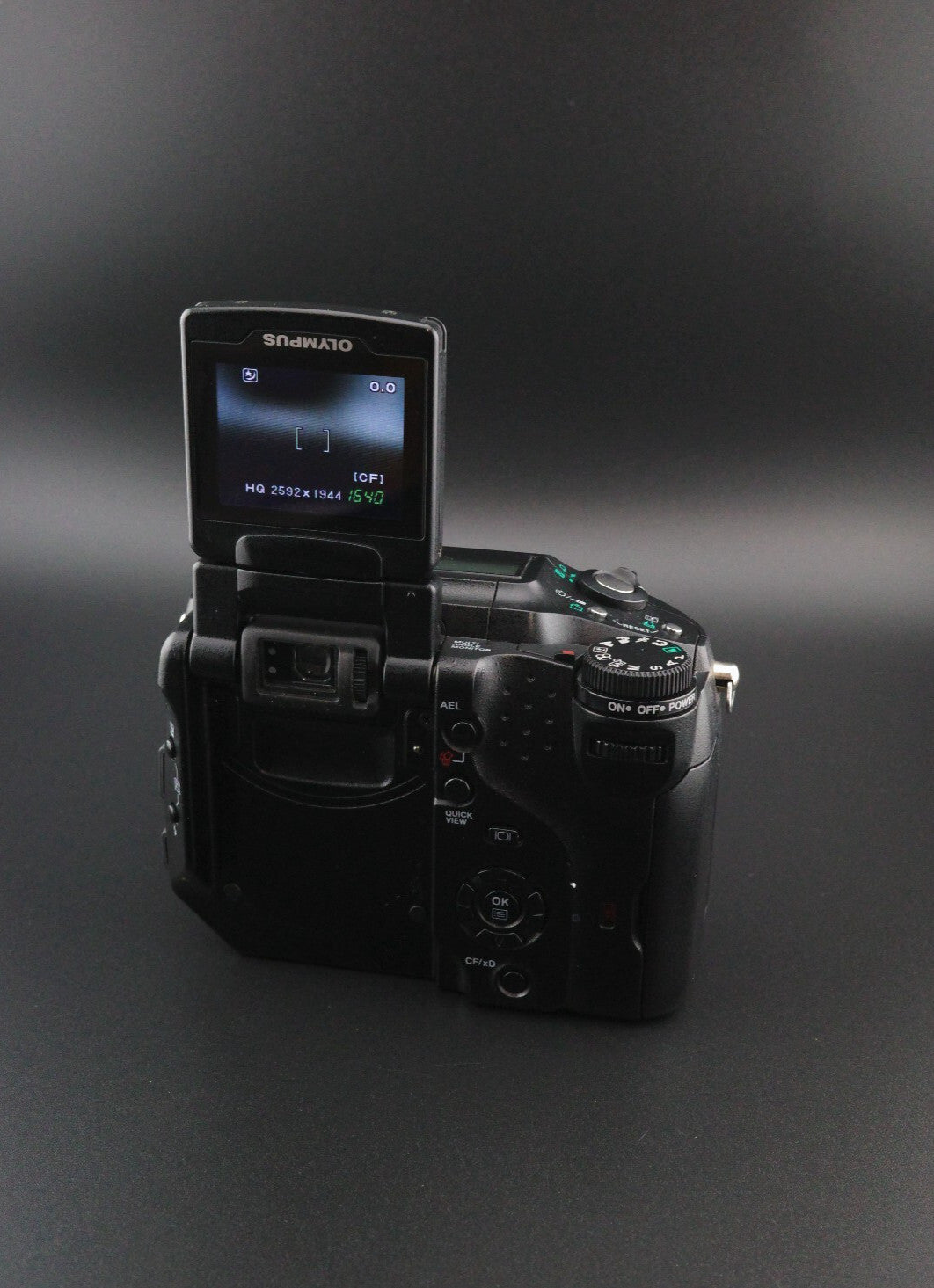 Olympus Camedia C-5060 Digital Camera 5.1MP + Card, Battery + Charger - Working