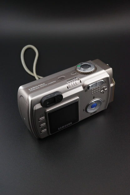 Vintage Samsung Digimax 420 4MP Compact Digital Zoom Camera - Tested & Working