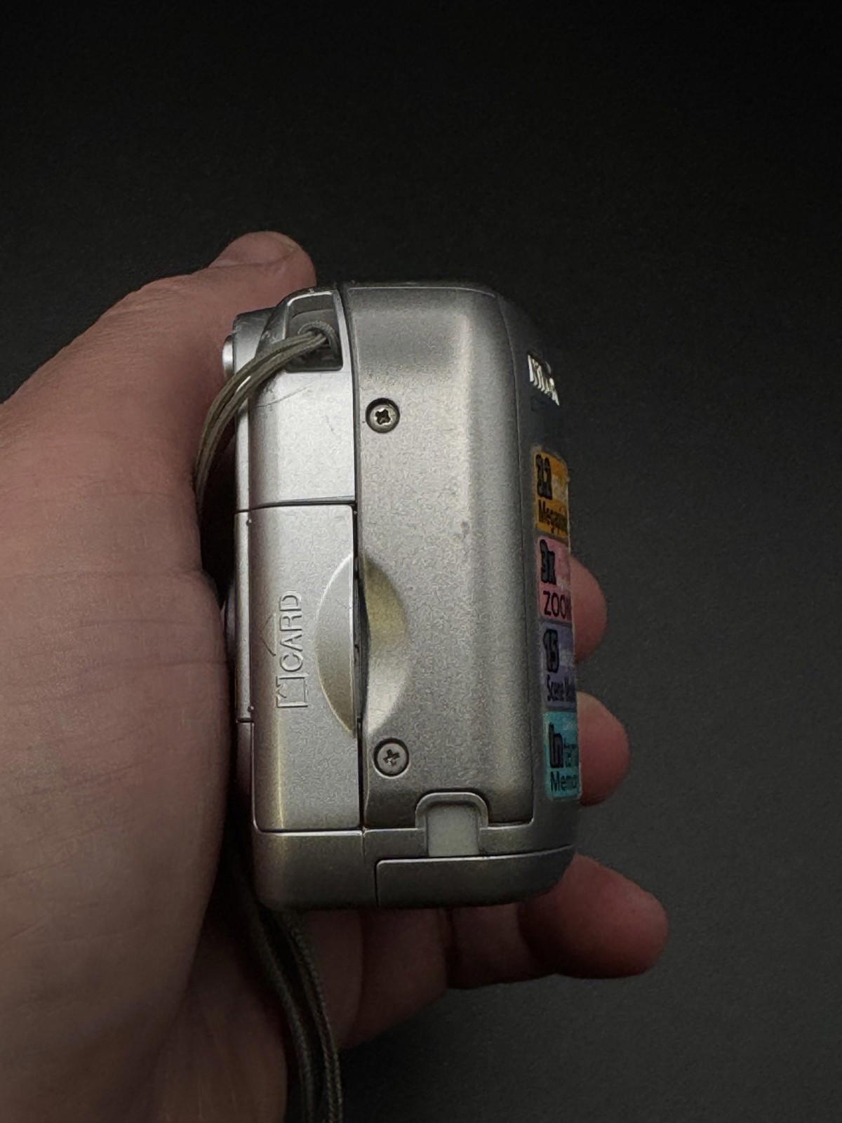 Nikon COOLPIX 3200 3.2MP Digital Camera + Box, Case, Card & Batteries - Working