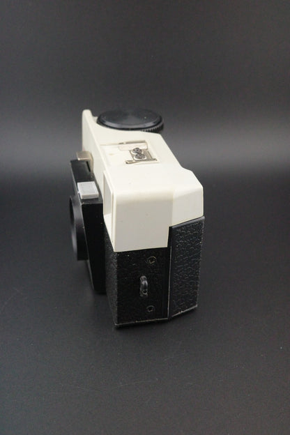 Vintage 1960's Kodak Instamatic 25 Retro 126 Film Camera +  Case & Instructions
