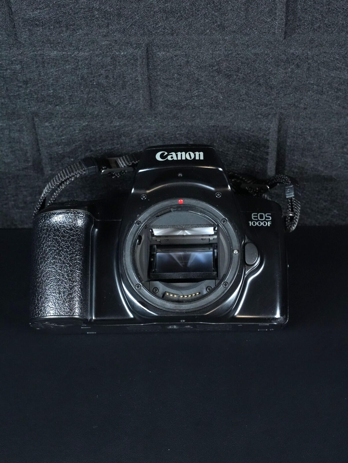 Canon EOS 1000F 35mm SLR Film Camera - Tested & Fully Working - Crack In Display