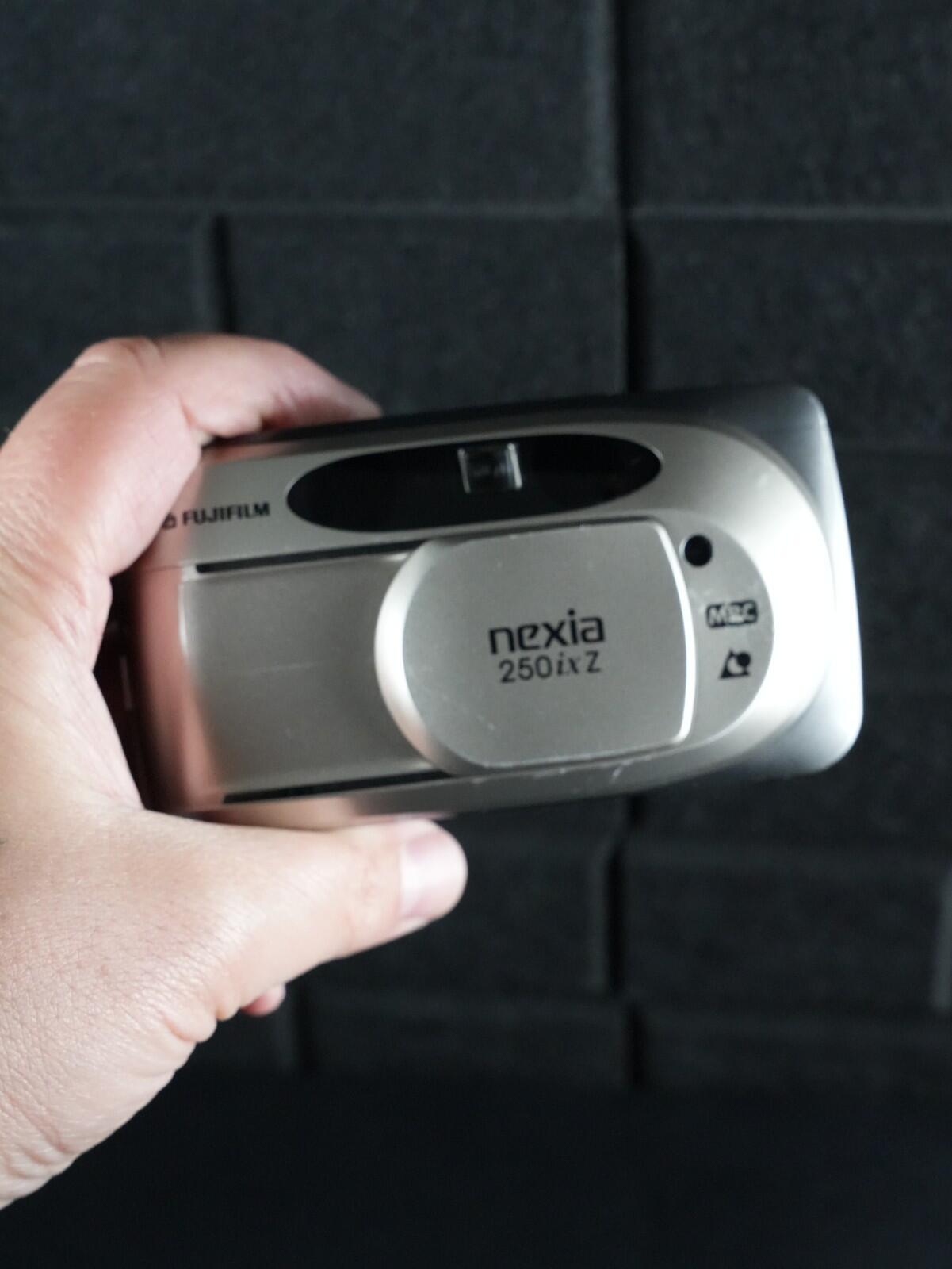 Fujifilm Nexia 250ix Z Vintage 2000's Compact APS Film Camera - Tested & Working