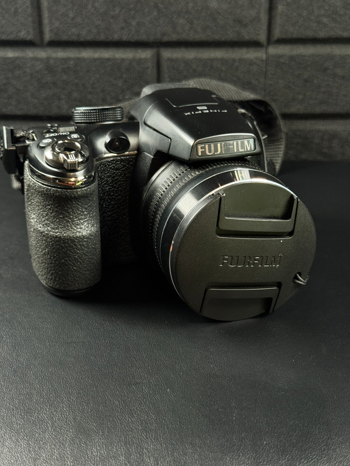 Fuji Finepix S4900 14MP 30x Zoom Digital Bridge Camera Starter Bundle -Working
