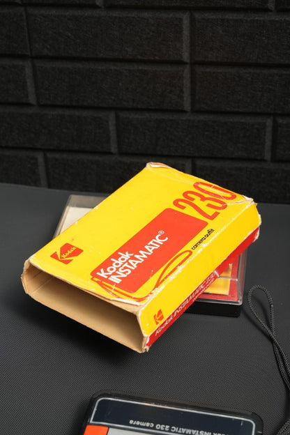 Kodak Instamatic 230 Vintage 1970's Film Camera Boxed - Faulty (H310)
