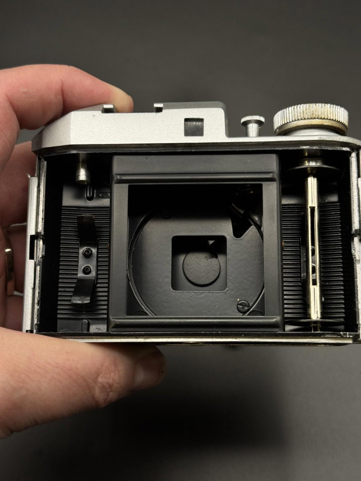 Working Bencini Comet 44 Medium Format 6x4.5 Vintage 127 Film Vintage Camera