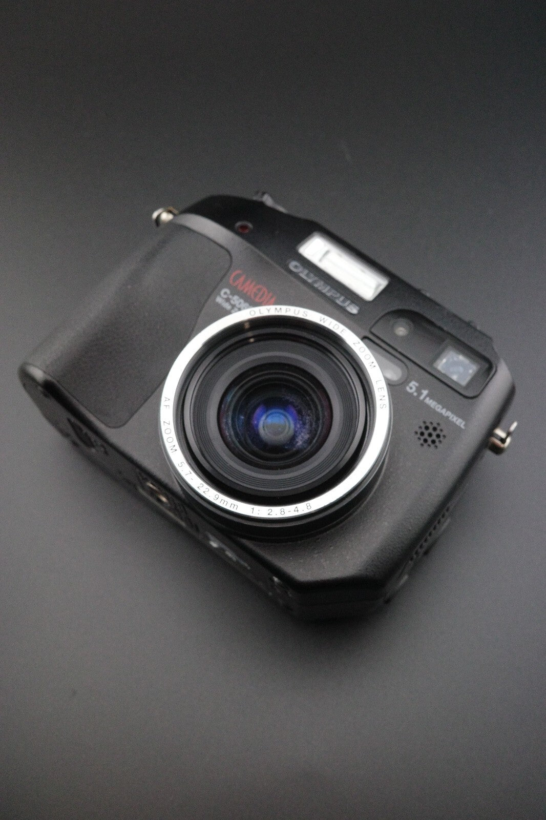 Olympus Camedia C-5060 5.1MP Digital Camera + 1GB XD Card, New Battery & Case