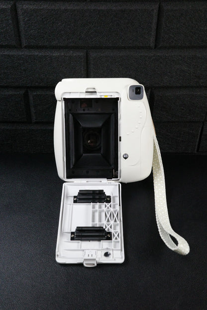 Fujifilm Instax Mini 9 White Instant Polaroid Camera & Batteries - Fully Working