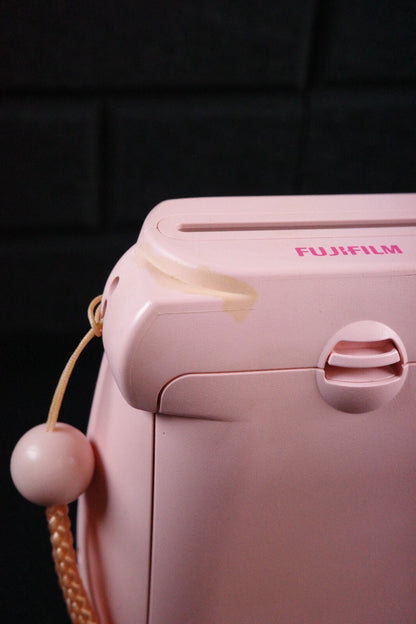 Fujifilm Instax Mini 8 Pink Instant Polaroid Camera - Works Perfectly