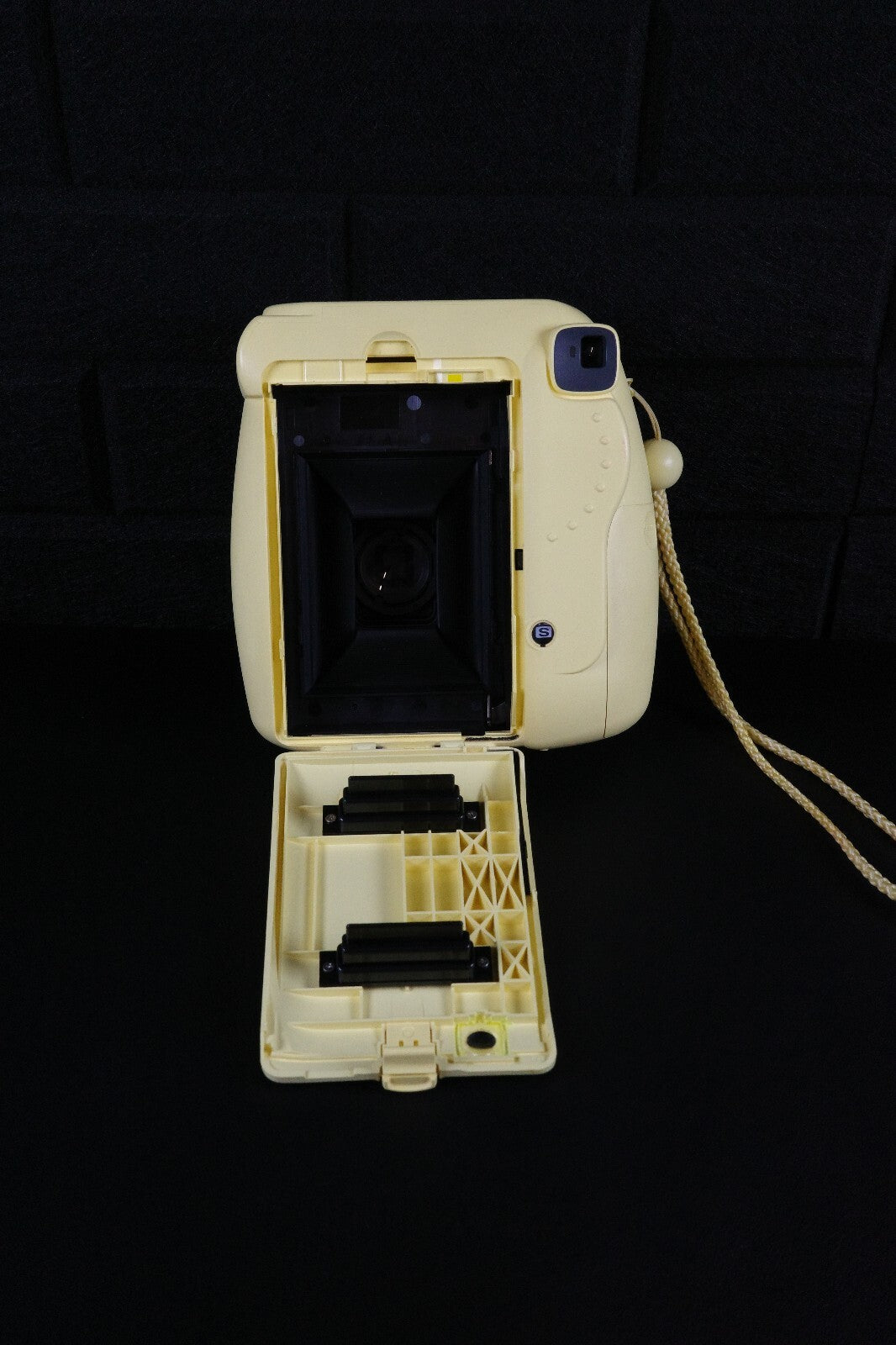 Fujifilm Instax Mini 8 Yellow  Instant Camera + Film & Batteries - Working