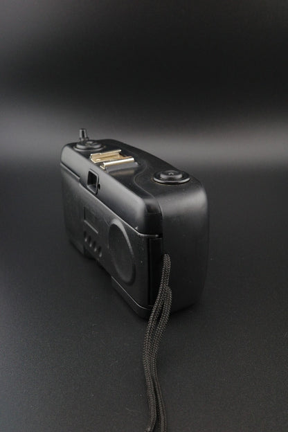 Vintage 1990's Akita TT018 35mm Focus Free Film Camera - Tested & Working