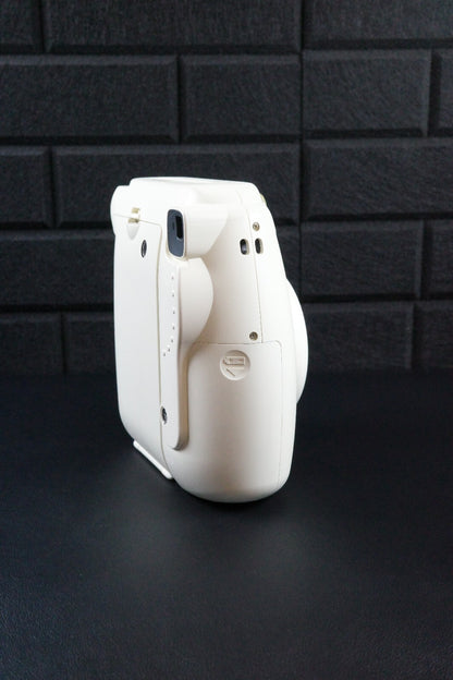 Fujifilm Instax Mini 8 White Instant Polaroid Camera - Works Perfectly