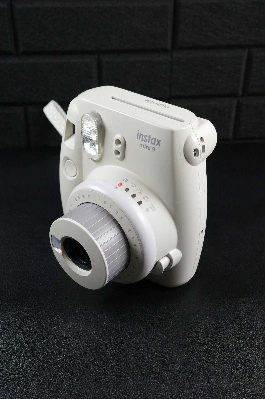 Fujifilm Instax Mini 9 White Instant Polaroid Camera & Batteries - Fully Working