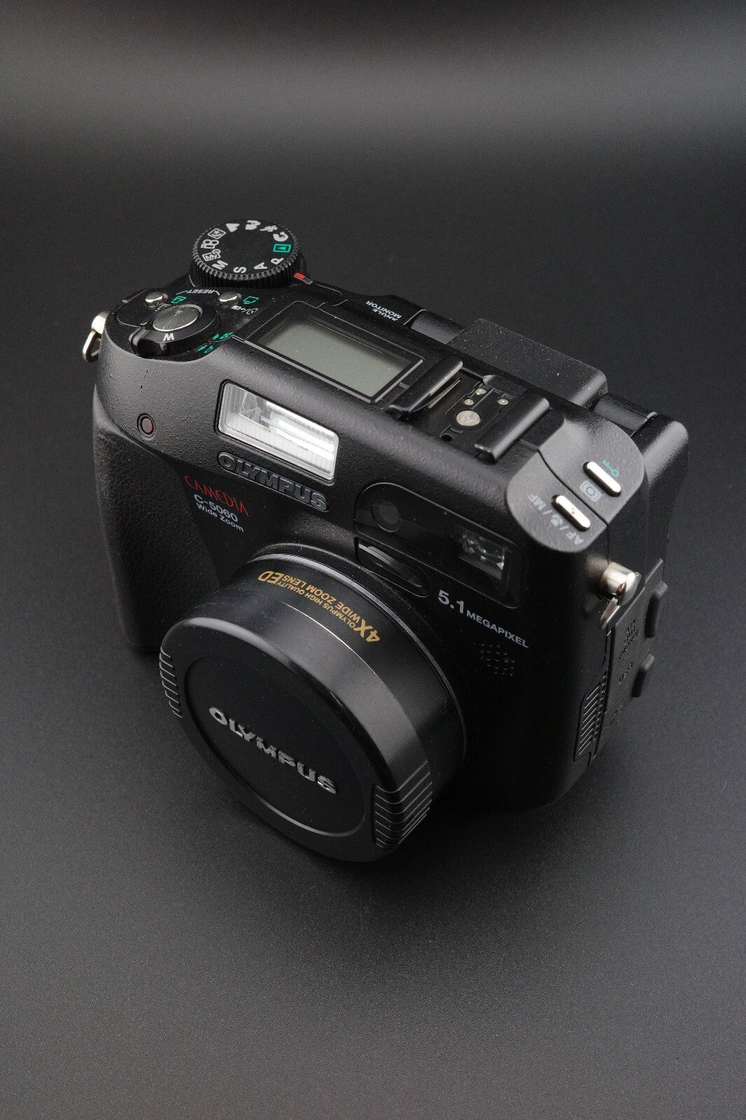 Olympus Camedia C-5060 5.1MP Digital Camera + New 2GB Card & Battery - Working