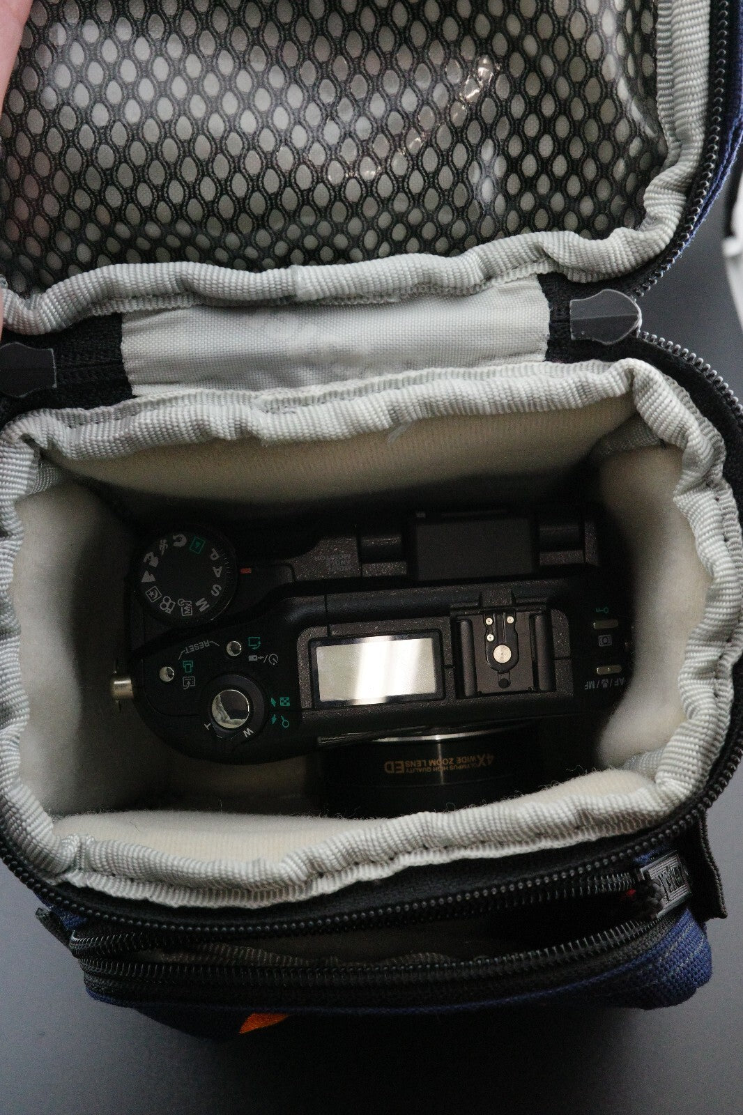 Olympus Camedia C-5060 5.1MP Digital Camera + 1GB XD Card, New Battery & Case