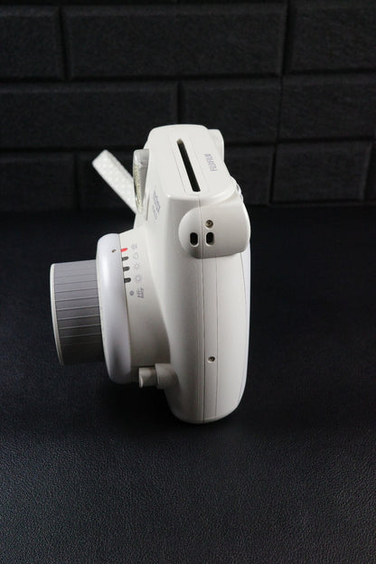 Fujifilm Instax Mini 9 White Instant Polaroid Camera & Batteries - Fully Working
