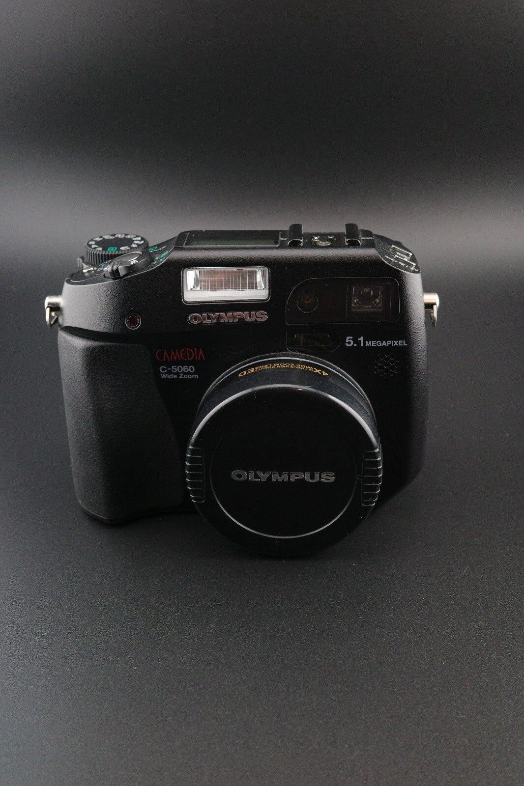 Olympus Camedia C-5060 5.1MP Digital Camera + 1GB Card & New Battery - Working