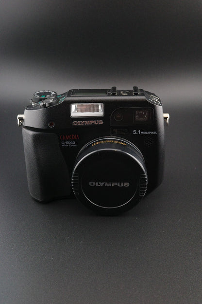 Olympus Camedia C-5060 5.1MP Digital Camera + 1GB Card & New Battery - Working