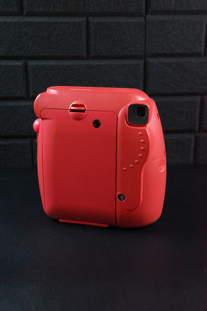Fujifilm Instax Mini 8 Poppy Red Instant Polaroid Camera - Works Perfectly