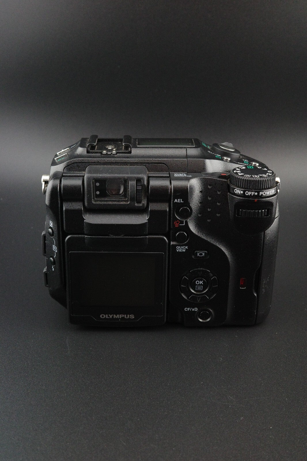 Olympus Camedia C-5060 5.1MP Digital Camera + 1GB Card & New Battery - Working