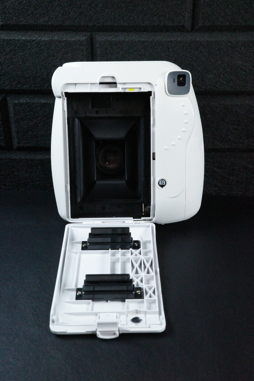 Fujifilm Instax Mini 9 White Instant Polaroid Camera - Fully Working