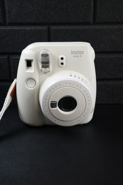 Fujifilm Instax Mini 9 White Instant Polaroid Camera & Batteries - Fully Working