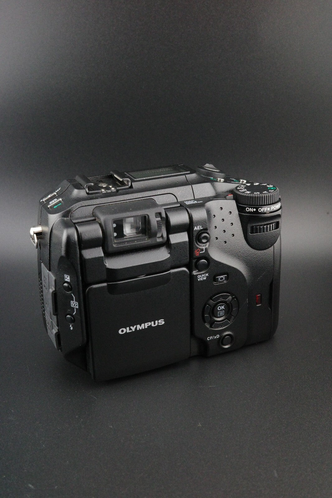 Olympus C-5060 Wide Zoom 5.1MP CCD Digital Camera - Tested & Working