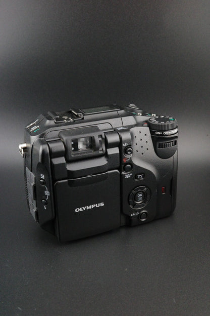 Olympus C-5060 Wide Zoom 5.1MP CCD Digital Camera - Tested & Working