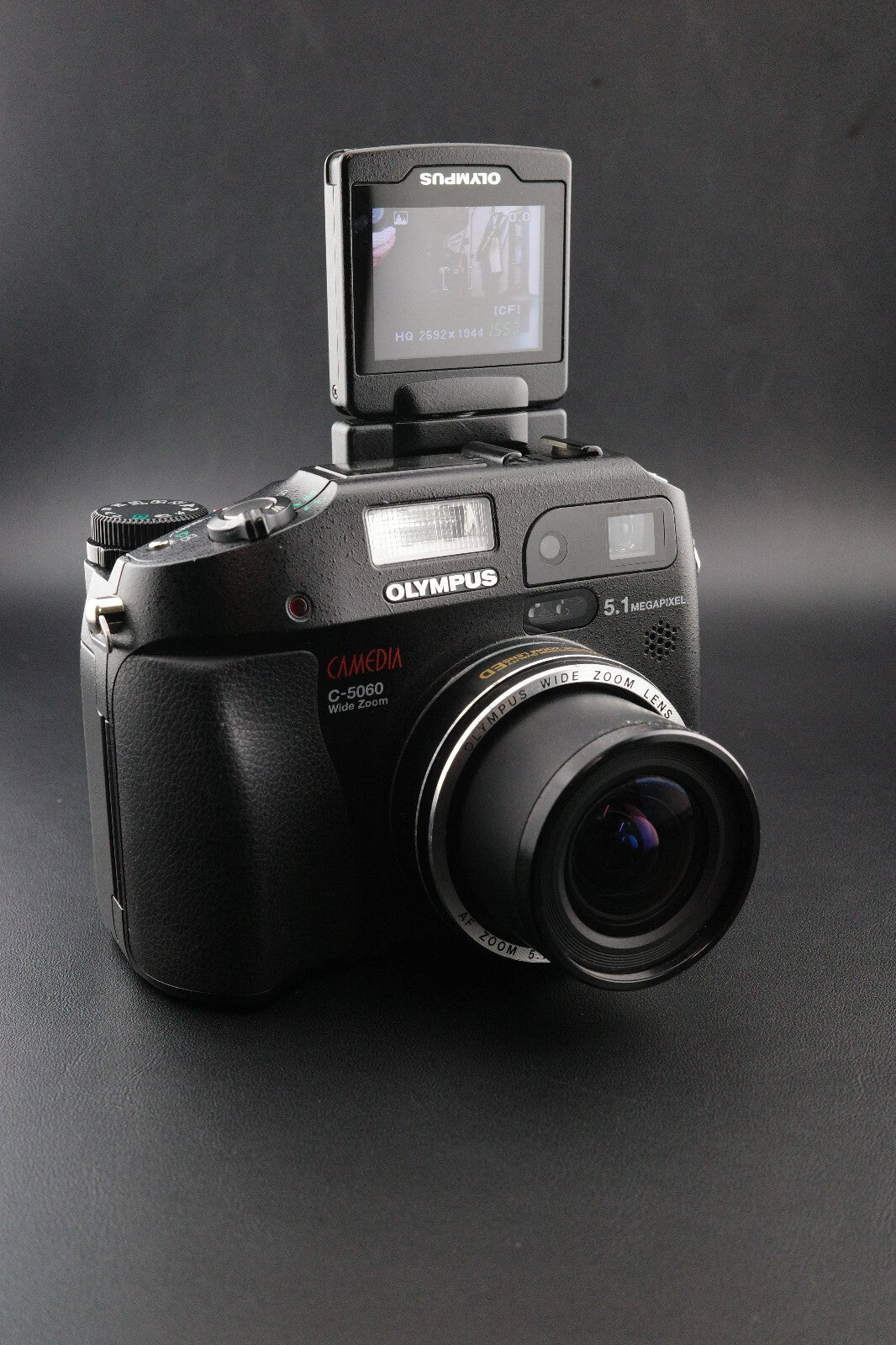 Olympus Camedia C5060 5.1MP Digital Camera + 2GB Lexar Pro CF Card - Working