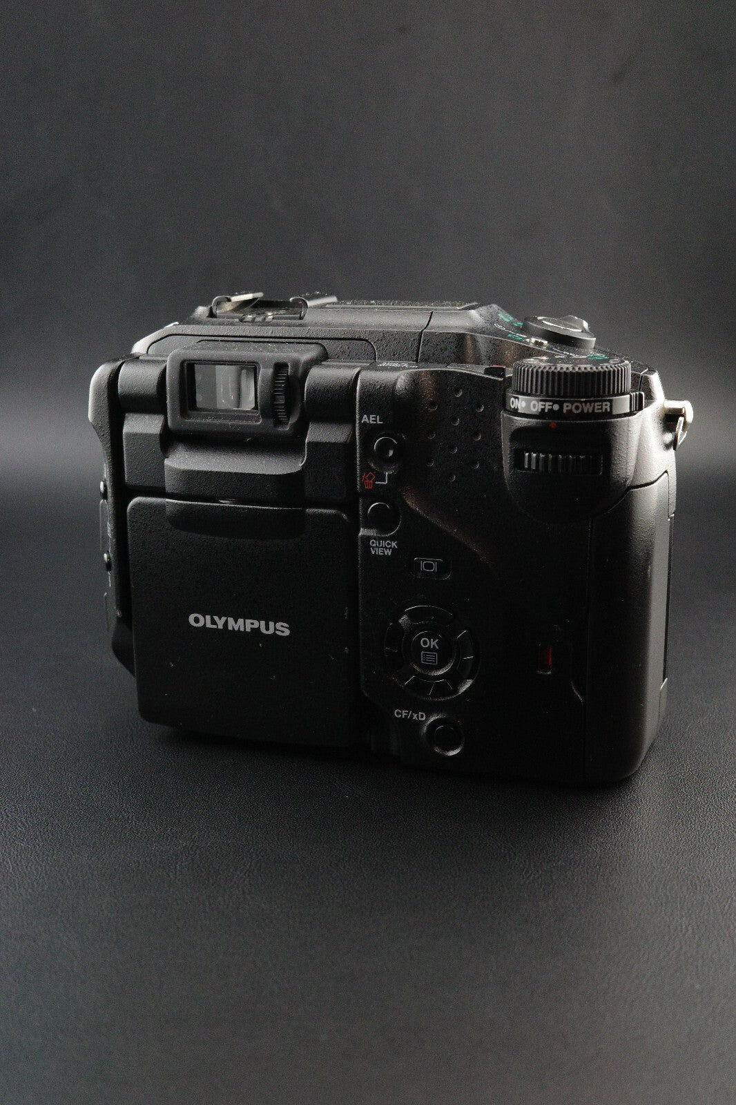 Olympus Camedia C5060 5.1MP Digital Camera + 2GB Lexar Pro CF Card - Working
