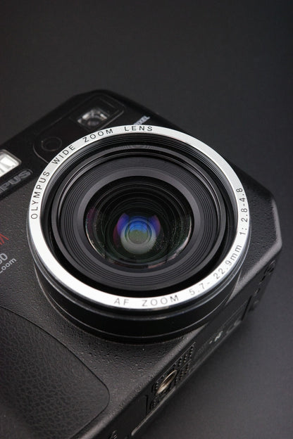 Olympus Camedia C-5060 5.1MP Digital Camera (Needs Card & Battery)
