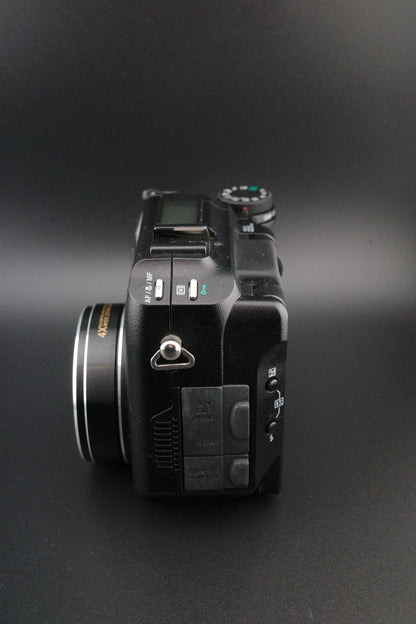 Olympus C-5060 Wide Zoom 5.1MP CCD Digital Camera - Tested & Working