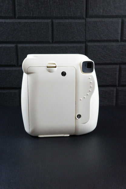 Fujifilm Instax Mini 8 White Instant Polaroid Camera - Works Perfectly