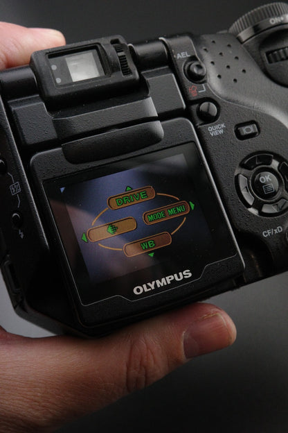 Olympus Camedia C-5060 5.1MP Digital Camera + New 2GB Card & Battery - Working