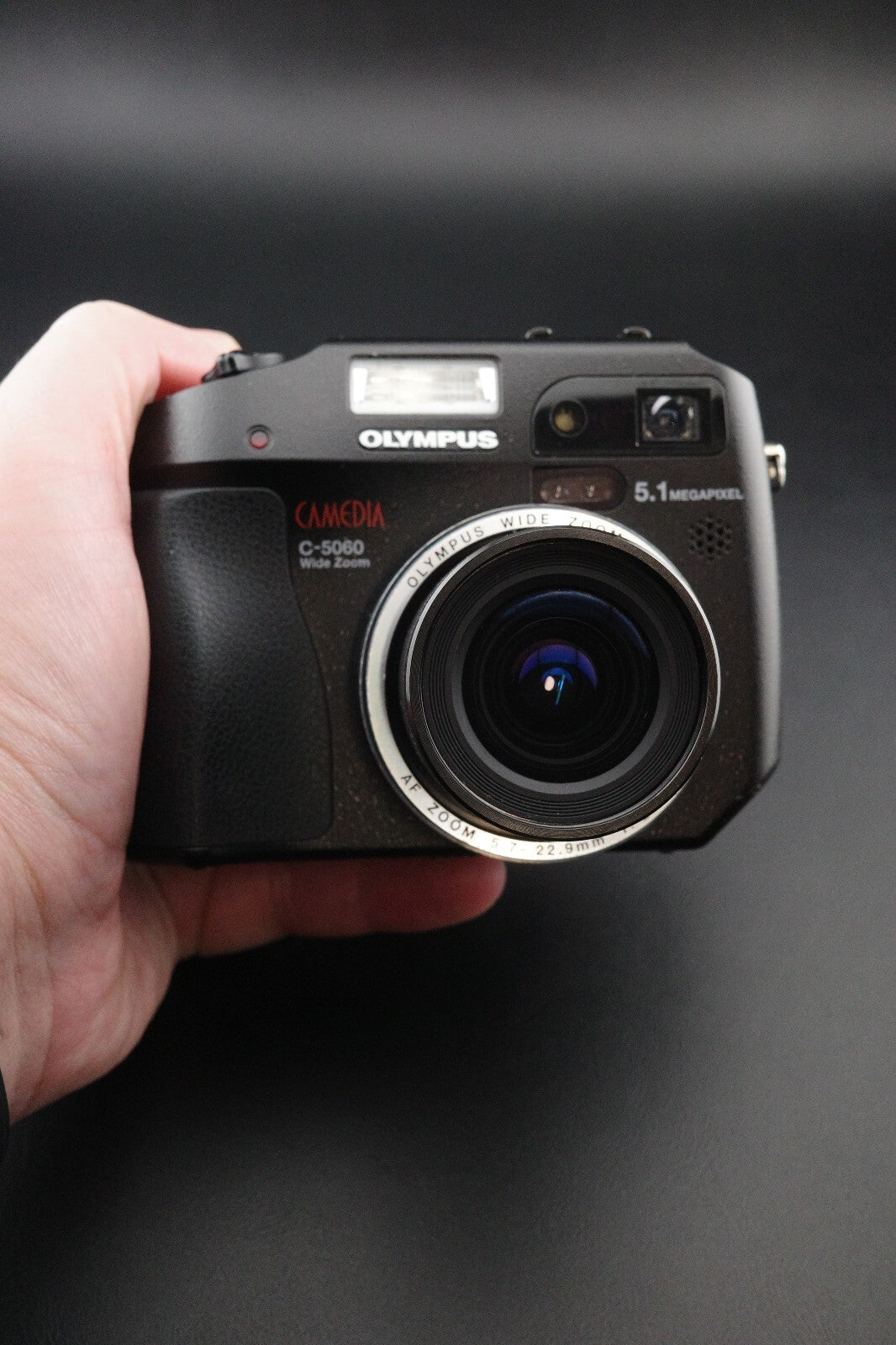 Olympus Camedia C5060 5.1MP Digital Camera + 2GB Lexar Pro CF Card - Working