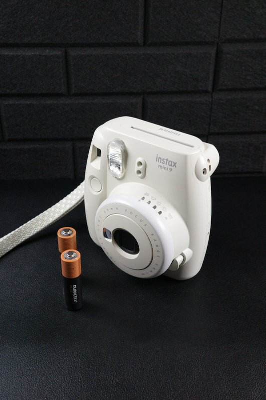 Fujifilm Instax Mini 9 White Instant Polaroid Camera & Batteries - Fully Working
