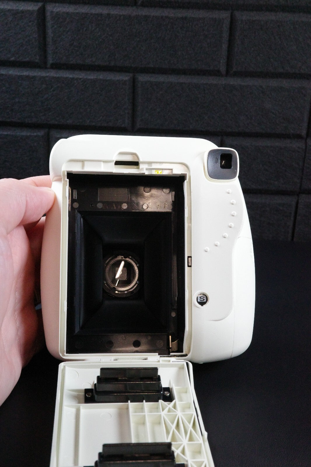 Fujifilm Instax Mini 8 White Instant Polaroid Camera - Works Perfectly