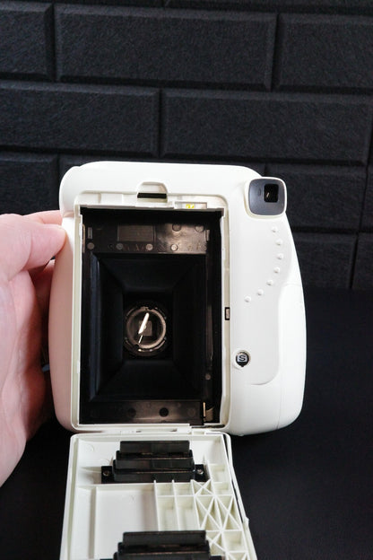 Fujifilm Instax Mini 8 White Instant Polaroid Camera - Works Perfectly