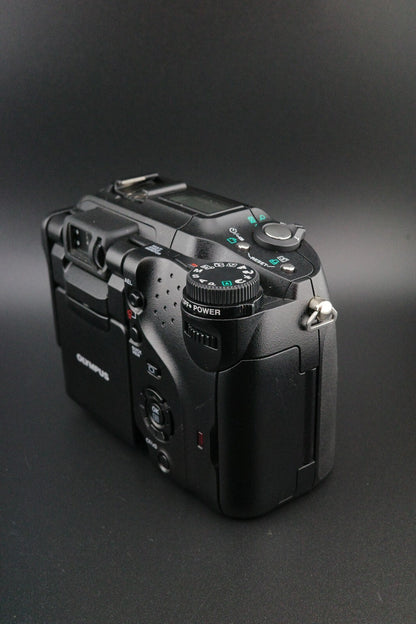 Olympus C-5060 Wide Zoom 5.1MP CCD Digital Camera - Tested & Working