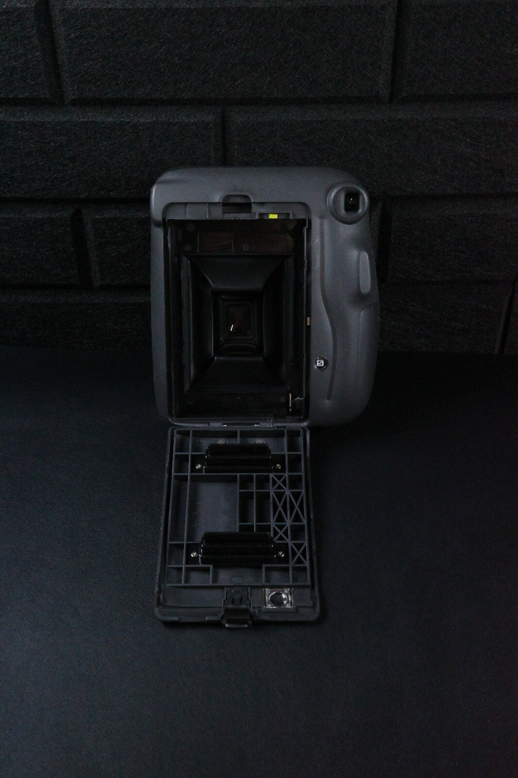 Boxed Fujifilm Instax Mini 11 Black Instant Polaroid Camera - Works Perfectly
