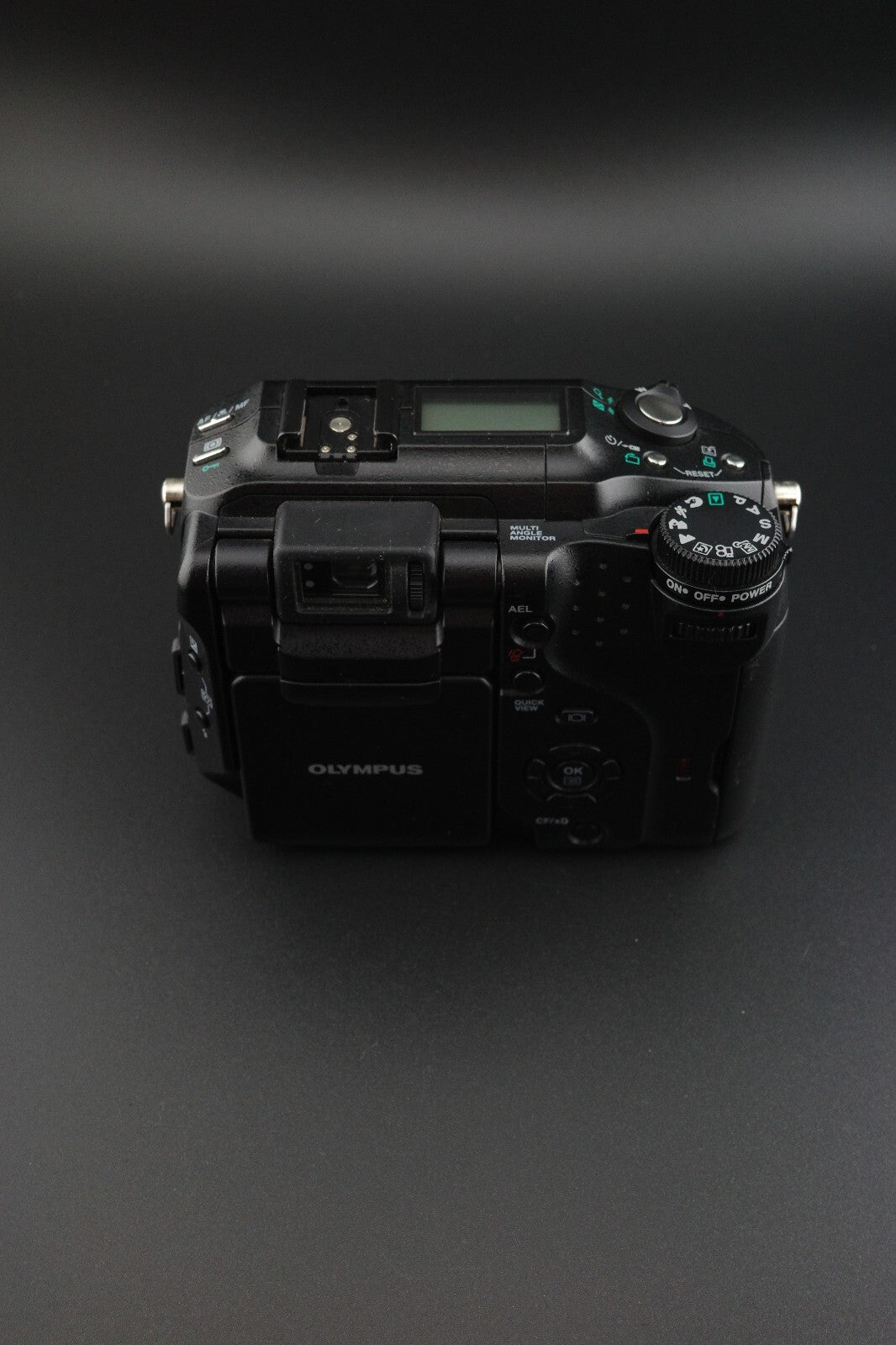 Olympus Camedia C-5060 5.1MP Digital Camera + 1GB Card & New Battery - Working