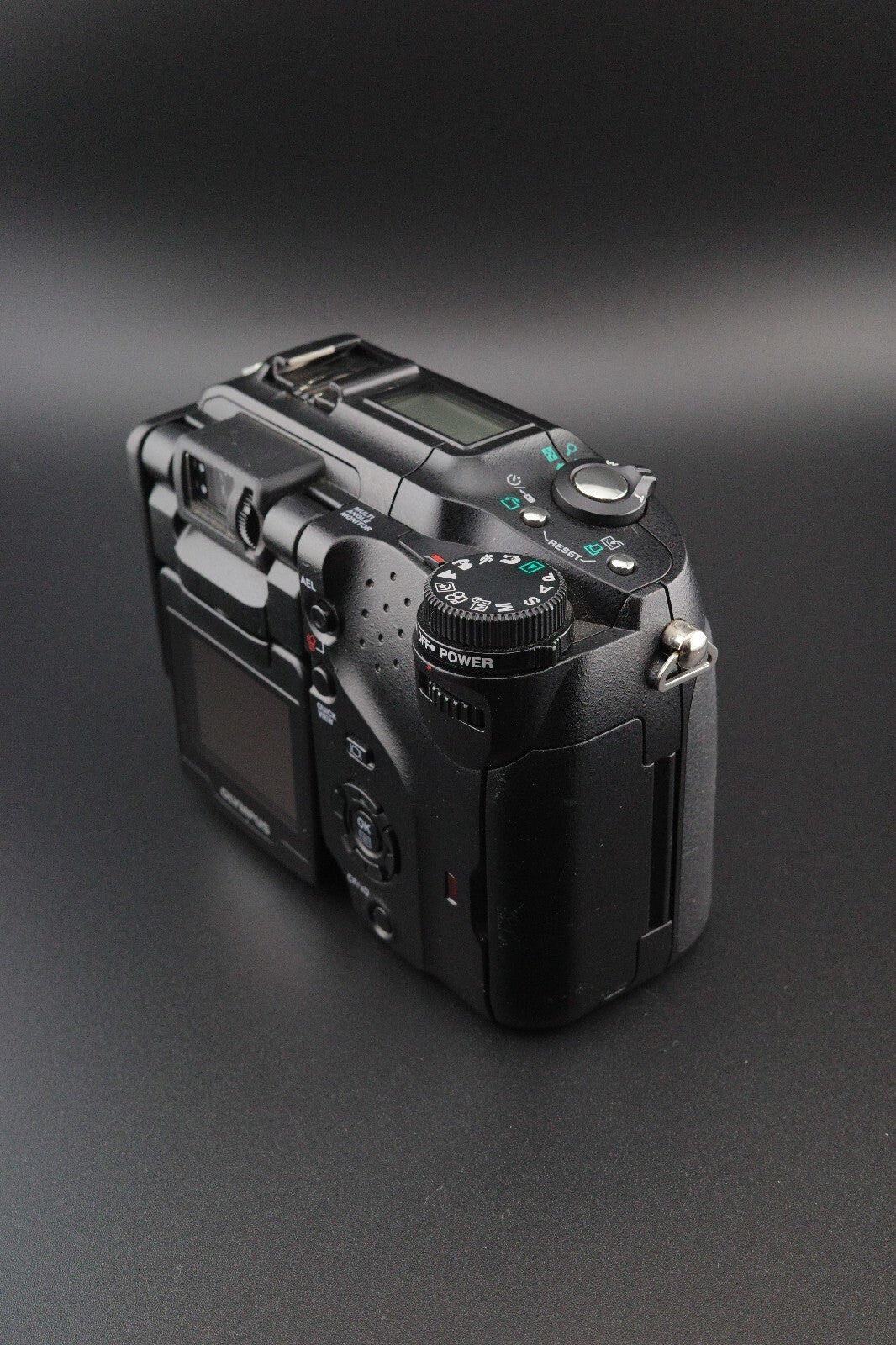 Olympus Camedia C-5060 5.1MP Digital Camera + 1GB Card & New Battery - Working