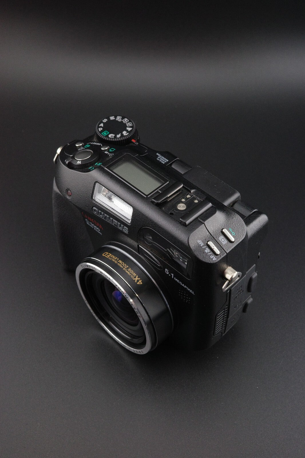 Olympus Camedia C-5060 5.1MP Digital Camera + 1GB Card & New Battery - Working