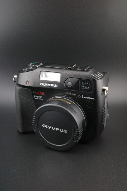 Olympus C-5060 Wide Zoom 5.1MP CCD Digital Camera - Tested & Working