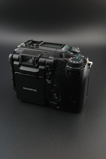 Olympus Camedia C-5060 5.1MP Digital Camera (Needs Card & Battery)