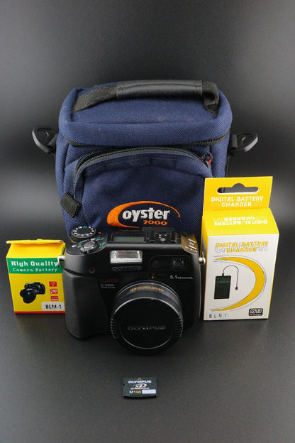 Olympus Camedia C-5060 5.1MP Digital Camera + 1GB XD Card, New Battery & Case