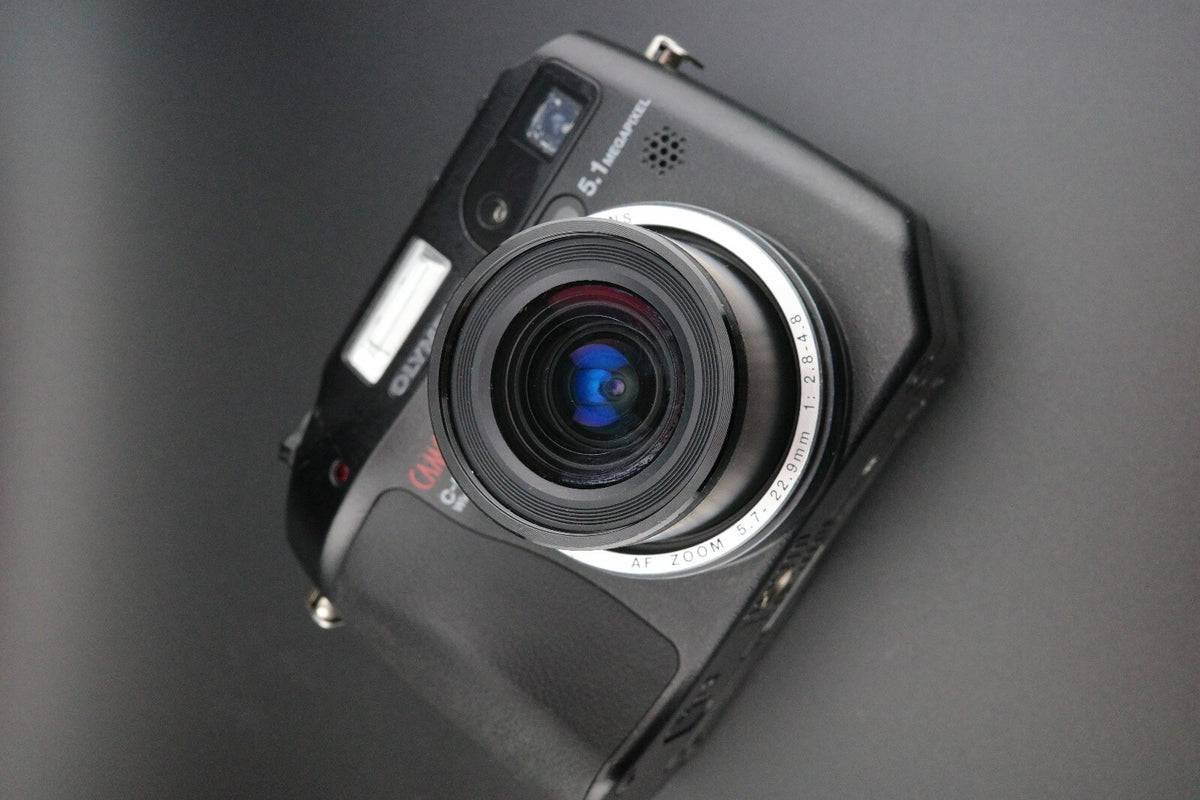 Olympus C-5060 Wide Zoom 5.1MP CCD Digital Camera - Tested & Working